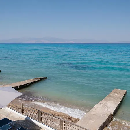 Feriehus Beachfront Oasis Nerántza