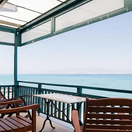 Beachfront Oasis *