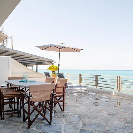 Beachfront Oasis *
