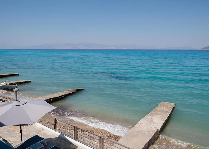 Holiday home Beachfront Oasis Nerantza